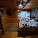 гуцульська хата ホテル