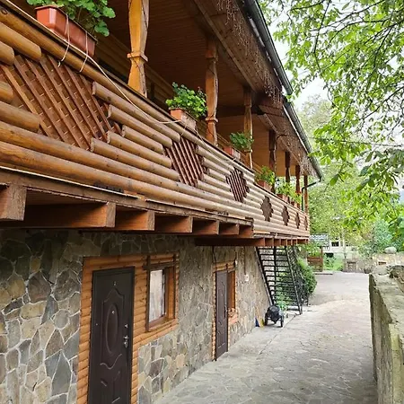 гуцульська хата Hotel