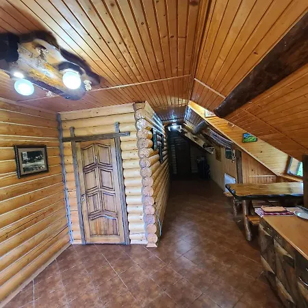 гуцульська хата Hotel