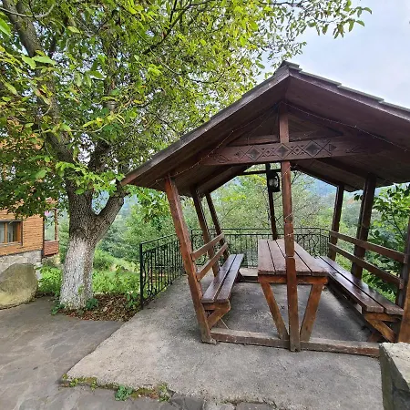 гуцульська хата 2* Γιαρέμτσε