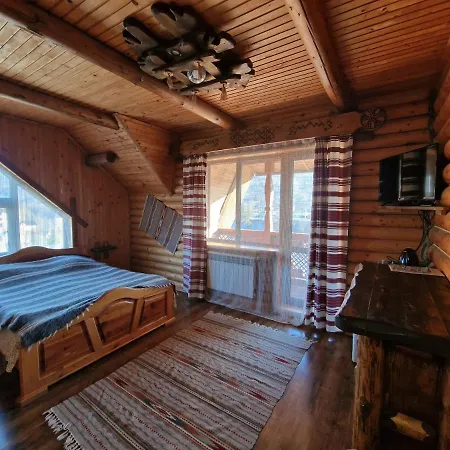 гуцульська хата Hotel