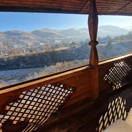 Ξενοδοχείο гуцульська хата Γιαρέμτσε