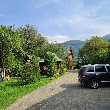 гуцульська хата Yaremche