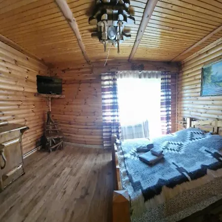 гуцульська хата Hotel 2*