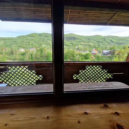 гуцульська хата Hotel 2*