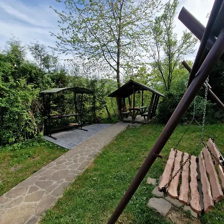 гуцульська хата Hotel