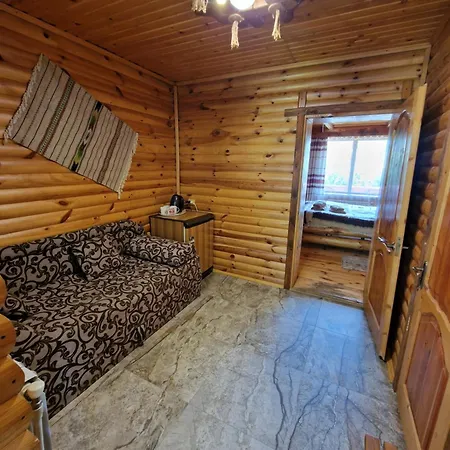 гуцульська хата Hotel Yaremche