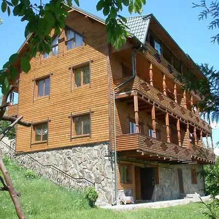 гуцульська хата Hotel 2*