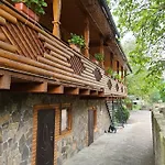 гуцульська хата Отель