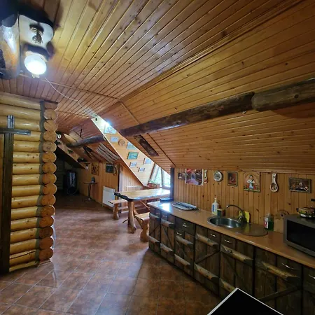 Otel гуцульська хата 2*