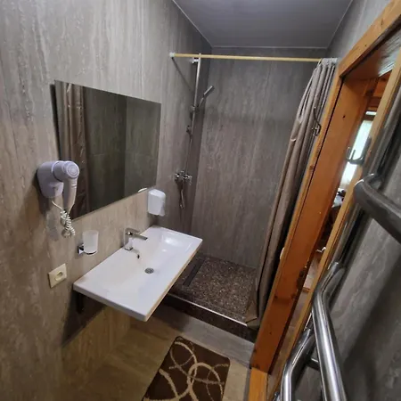 Hotel гуцульська хата Yaremche